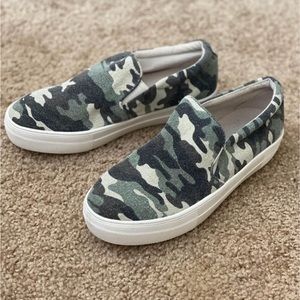 Steve Madden camo fashion sneakers
